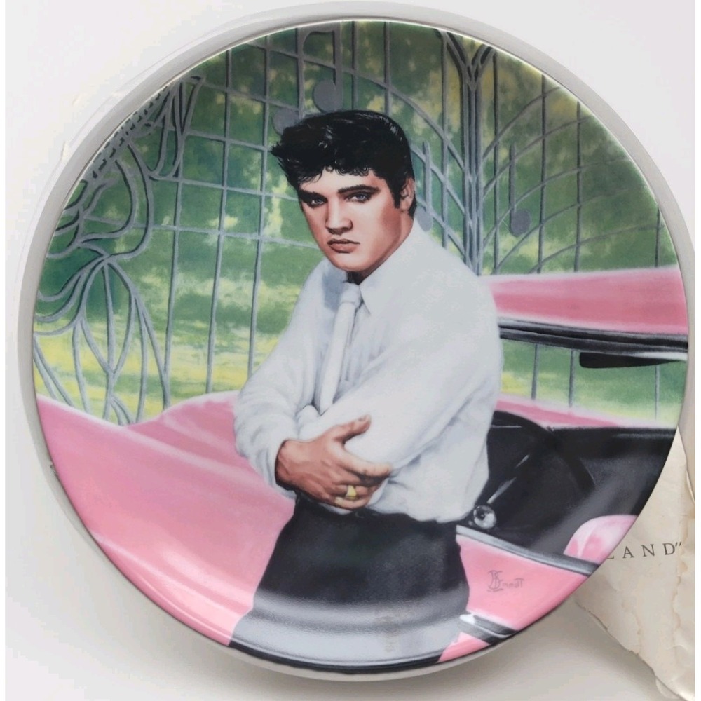 "Elvis at the Gates of  Graceland" Delphi's First plate Looking at a Legend.